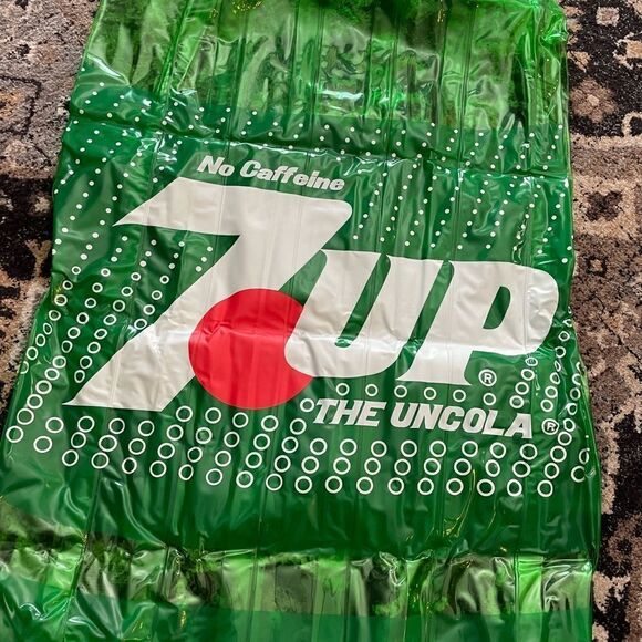 7-UP Vintage Float Mattress - Picture 9 of 9